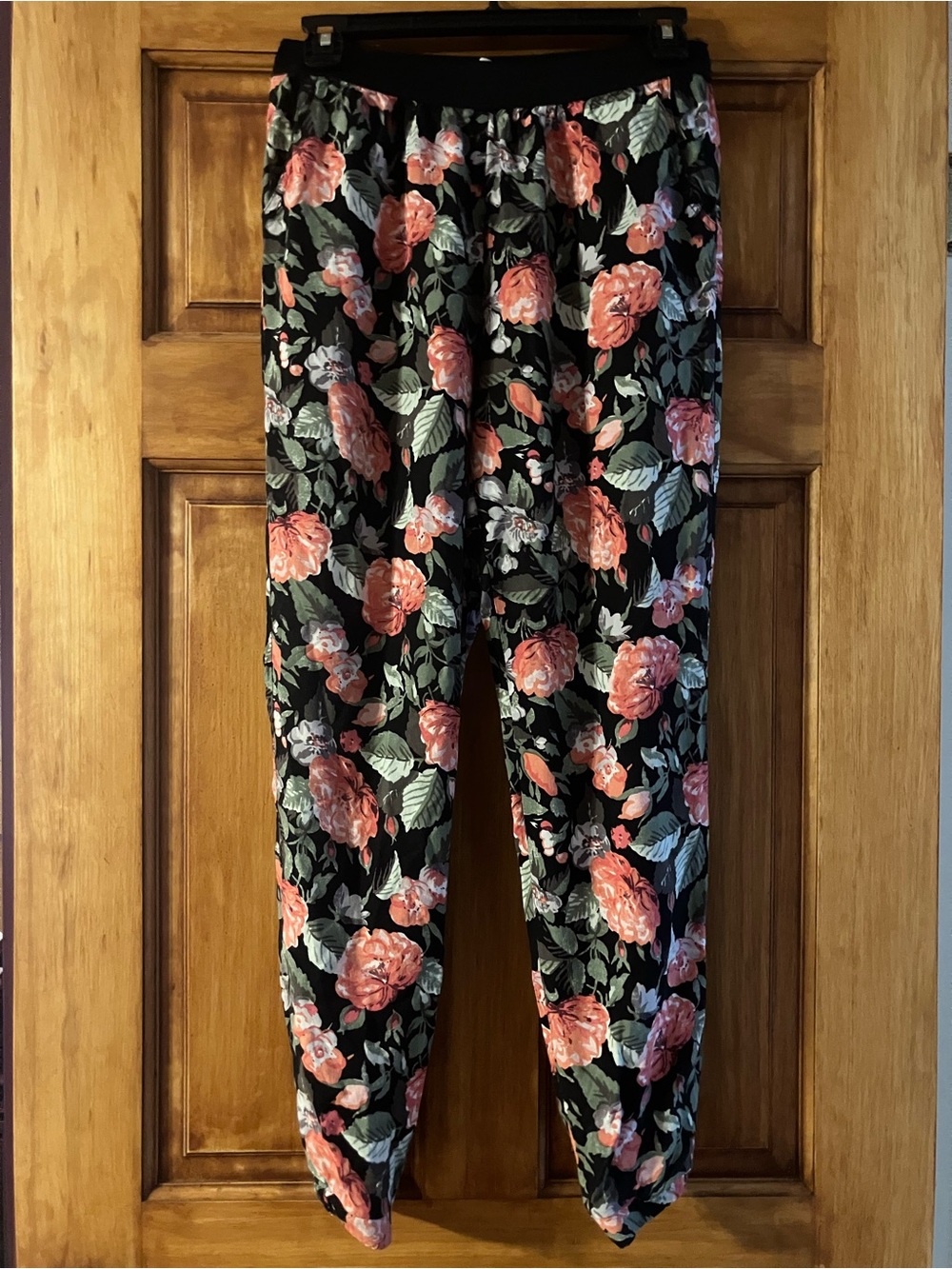 Abercrombie & Fitch Black Floral Pull-On Pants with Butt Pockets 100% Viscose